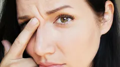 Miksi ryppyjä ilmestyy jo 25-vuotiaana: todellinen syy, josta puhutaan harvoin